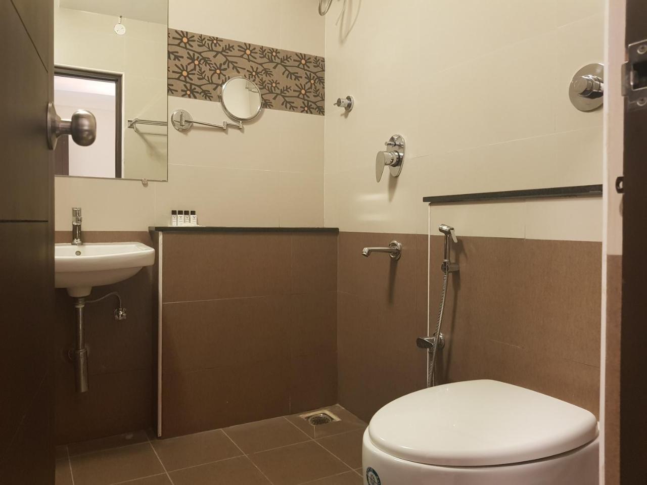 The Bull Boutique Hotel Ποντισερί Εξωτερικό φωτογραφία